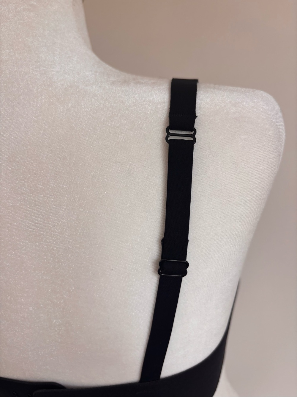 Bombas No Show Plunge Bralette in Black S - Picture 8 of 10